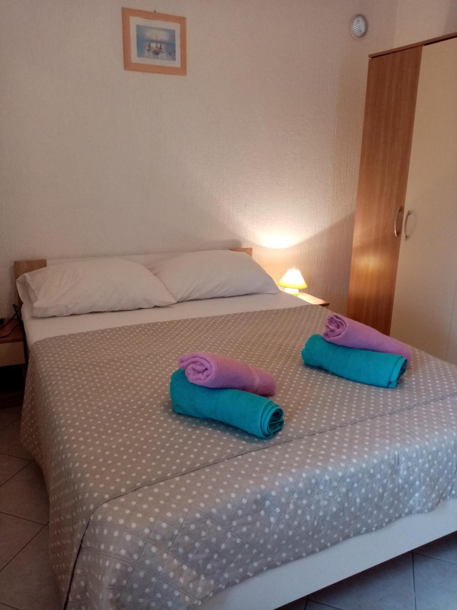 Apartmani Gero Lopar Camera foto
